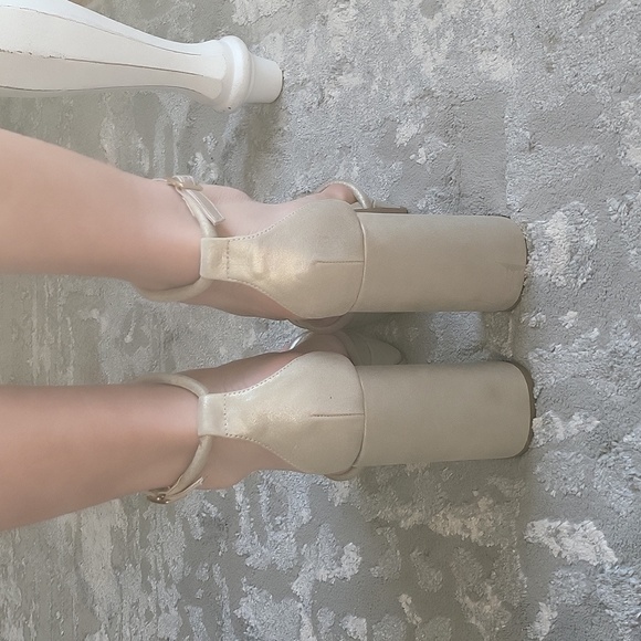 2292- Pelle Moda High Heels platforms Size 8.5 NWT - Picture 6 of 7